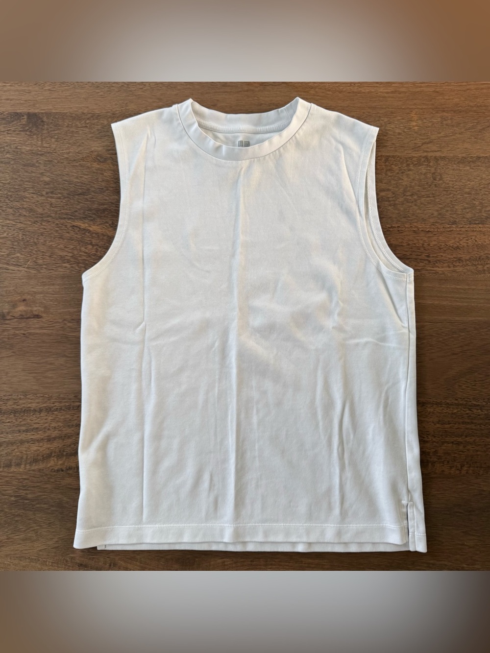 Uniqlo White Sleeveless Tank Top